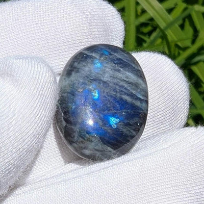 23ct Blue Flash Labradorite Cabochon - Tabor Island, Nain, Labrador, Canada