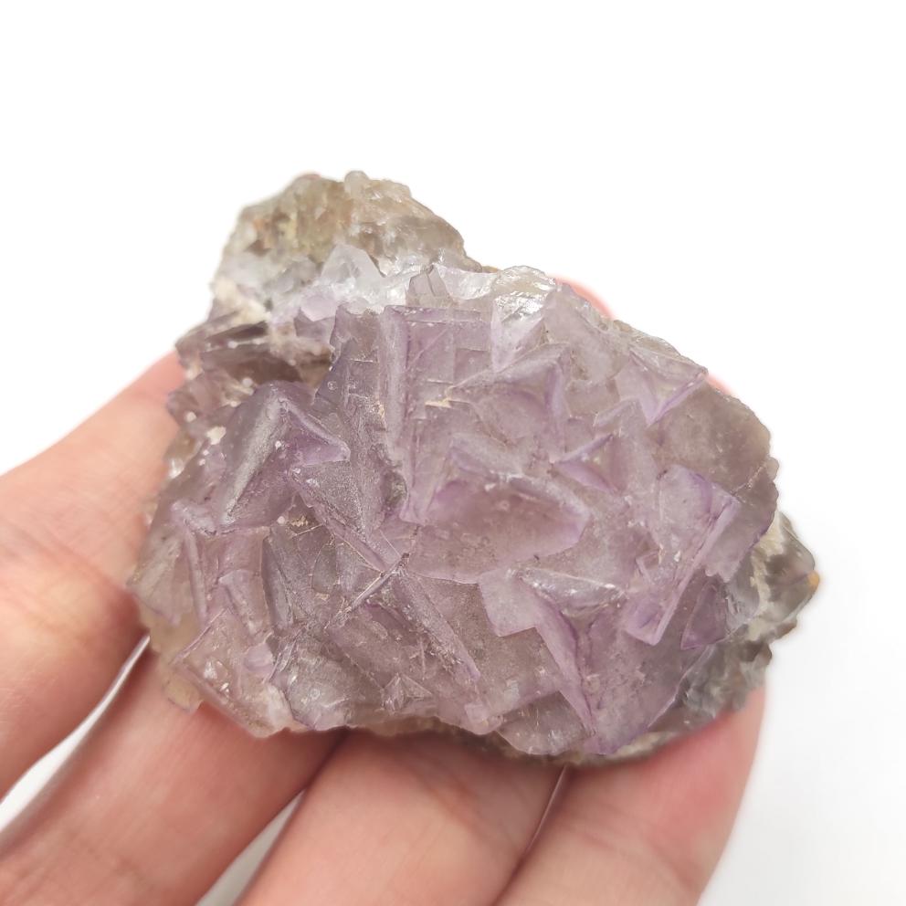 100 g de fluorita cúbica púrpura