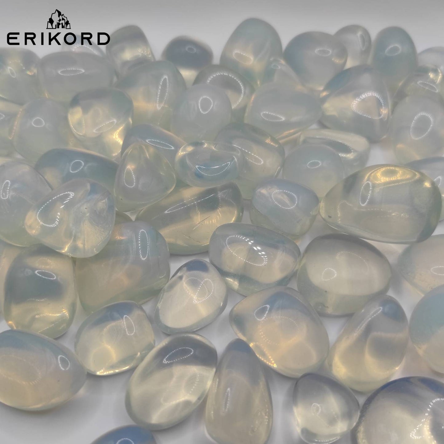 50/100/200g Opalite Tumbles Synthetic Opal 20-35mm Tumbled Gravel Polished Opalite Imitation Opal Moonstone Polished Gems White Crystals